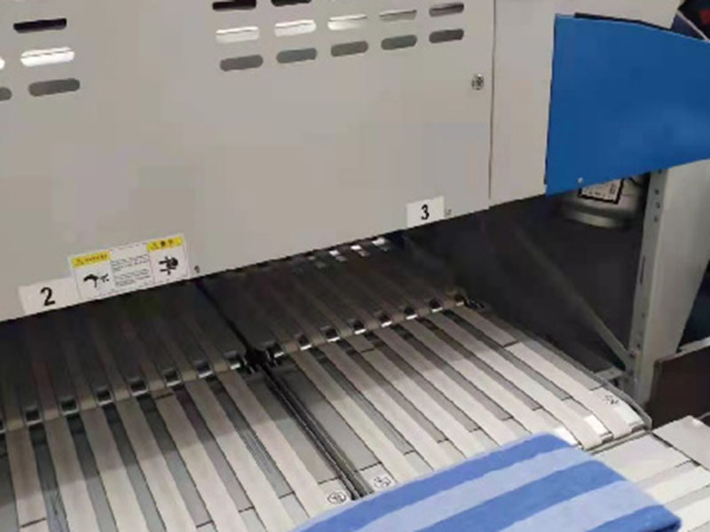 大足巾类折叠机-01